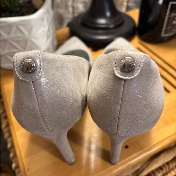 Michael Kors Women's Silver Pumps - Picture 2 of 6